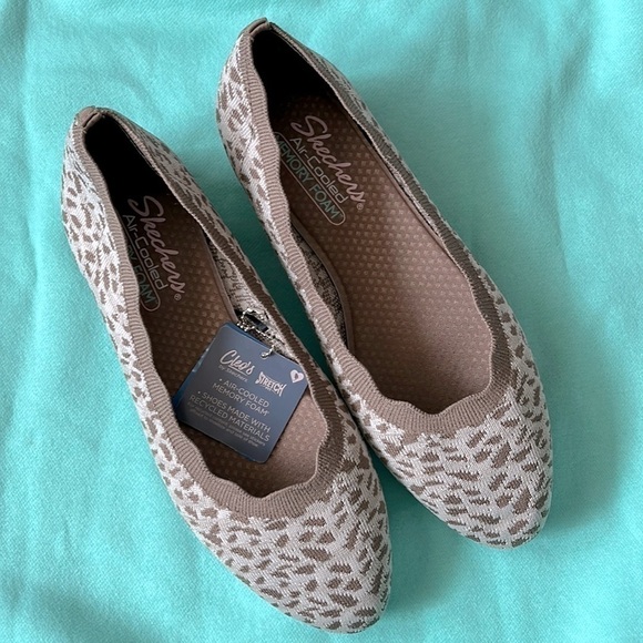 Brand New Skechers Cleo 2.0 Uninhibited Slip-On Casual Ballet Flats Mocha - Picture 16 of 16
